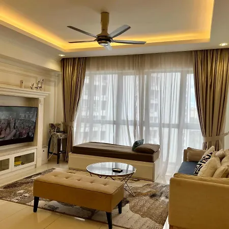 Regalia Luxury Homes By Infinity Pool Kuala Lumpur Exterior photo