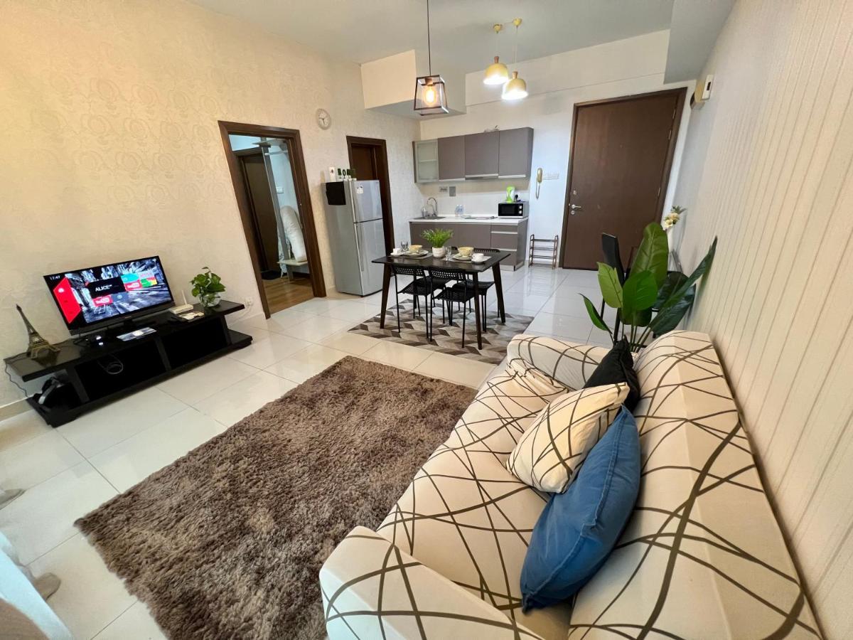 Regalia Luxury Homes By Infinity Pool Apartment