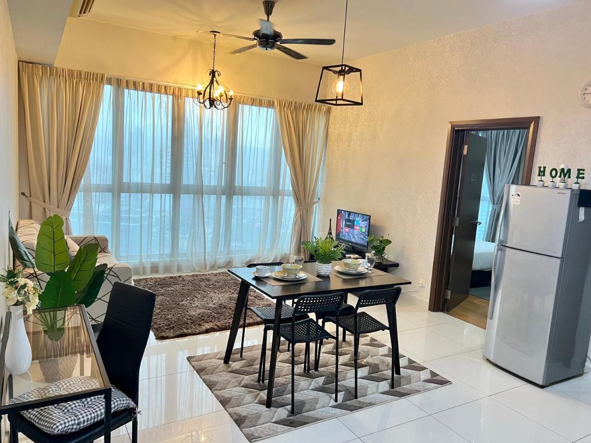 Apartment Regalia Luxury Homes By Infinity Pool Kuala Lumpur