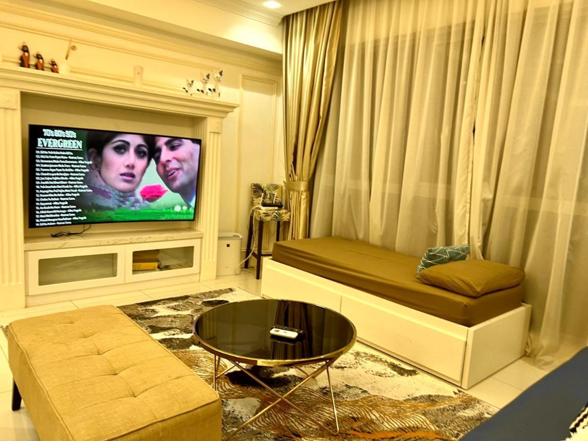Apartment Regalia Luxury Homes By Infinity Pool *